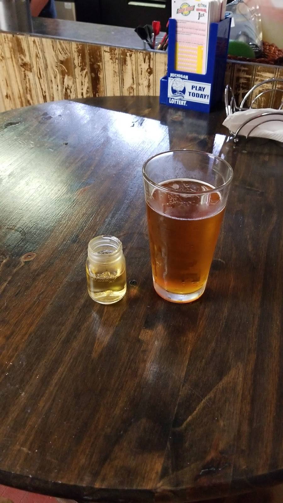 Genos Golden Pizza & Pub | restaurant | 113 N Riverview Dr, Parchment, MI 49004, USA | 2693457266 OR +1 269-345-7266