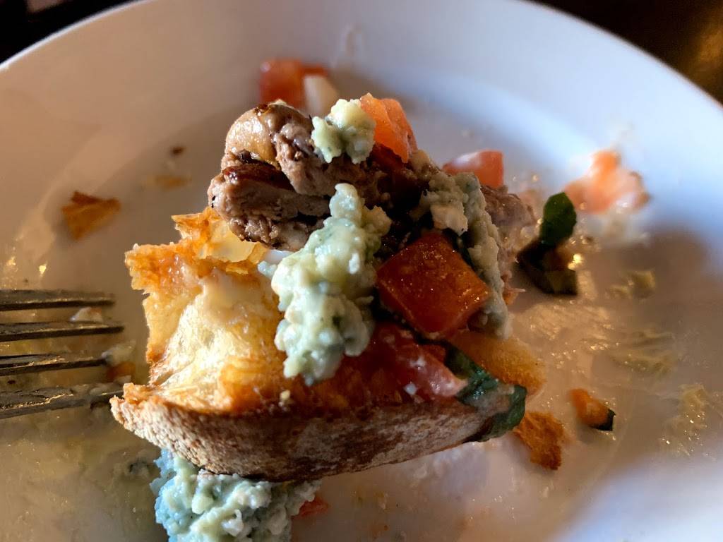 Tommy Vs Urban Kitchen & Bar | restaurant | 2659 Gateway Rd, Carlsbad, CA 92010, USA | 7606021949 OR +1 760-602-1949