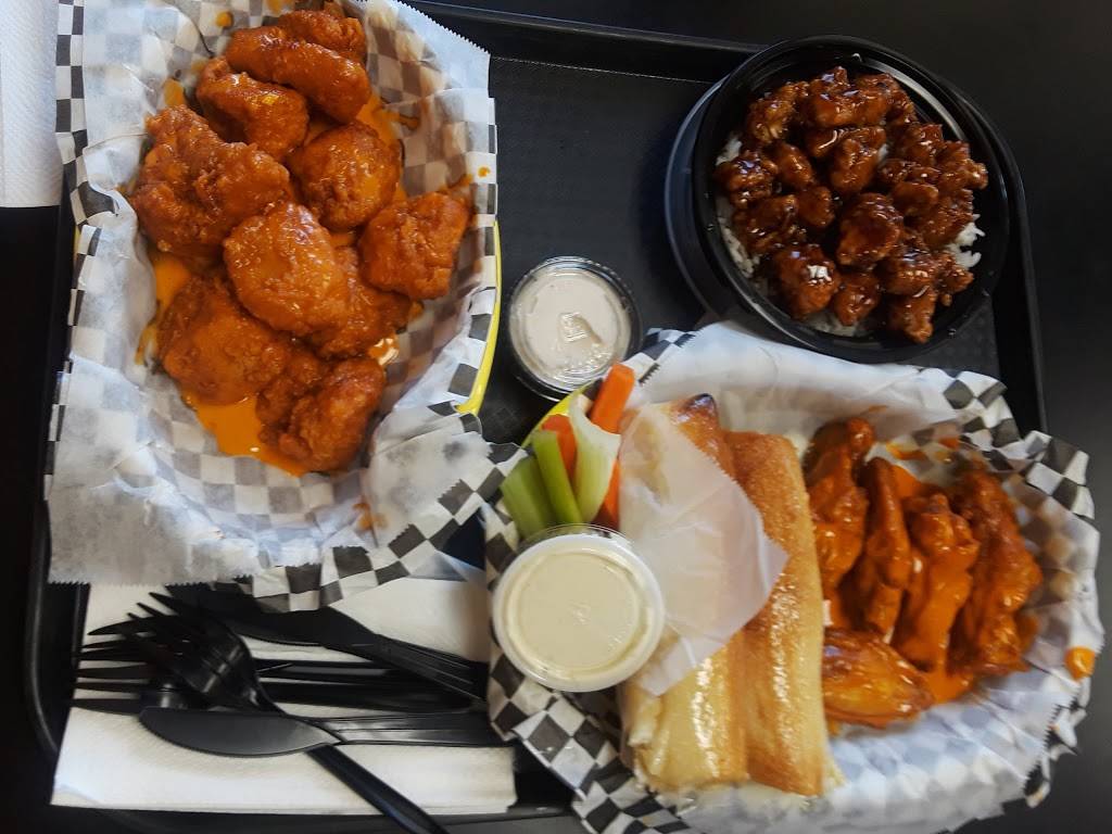 Joes Wings & Fries | restaurant | 4676 Market St, San Diego, CA 92102, USA | 6195270608 OR +1 619-527-0608
