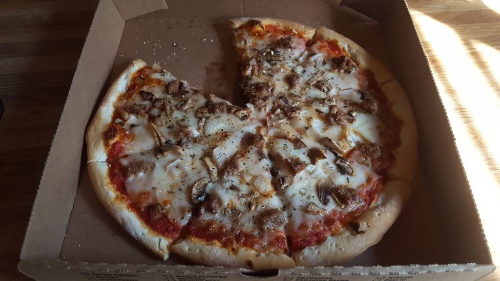 Padanos Pizza | restaurant | 209 N Main St, St Joseph, IL 61873, USA | 2174699016 OR +1 217-469-9016