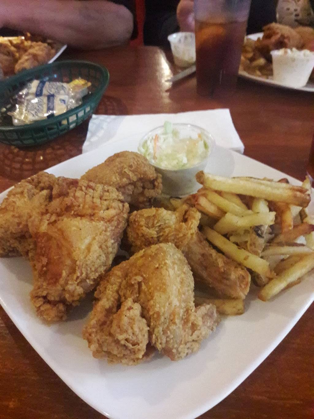 Valley Inn Restaurant | restaurant | 8300 W 107th St, Palos Hills, IL 60465, USA | 7089740509 OR +1 708-974-0509