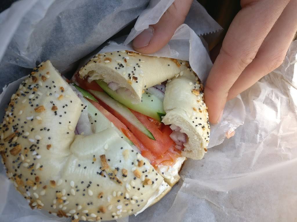 Upper Crust Bagels | bakery | 835 Waukegan Rd, Deerfield, IL 60015, USA | 8474050805 OR +1 847-405-0805