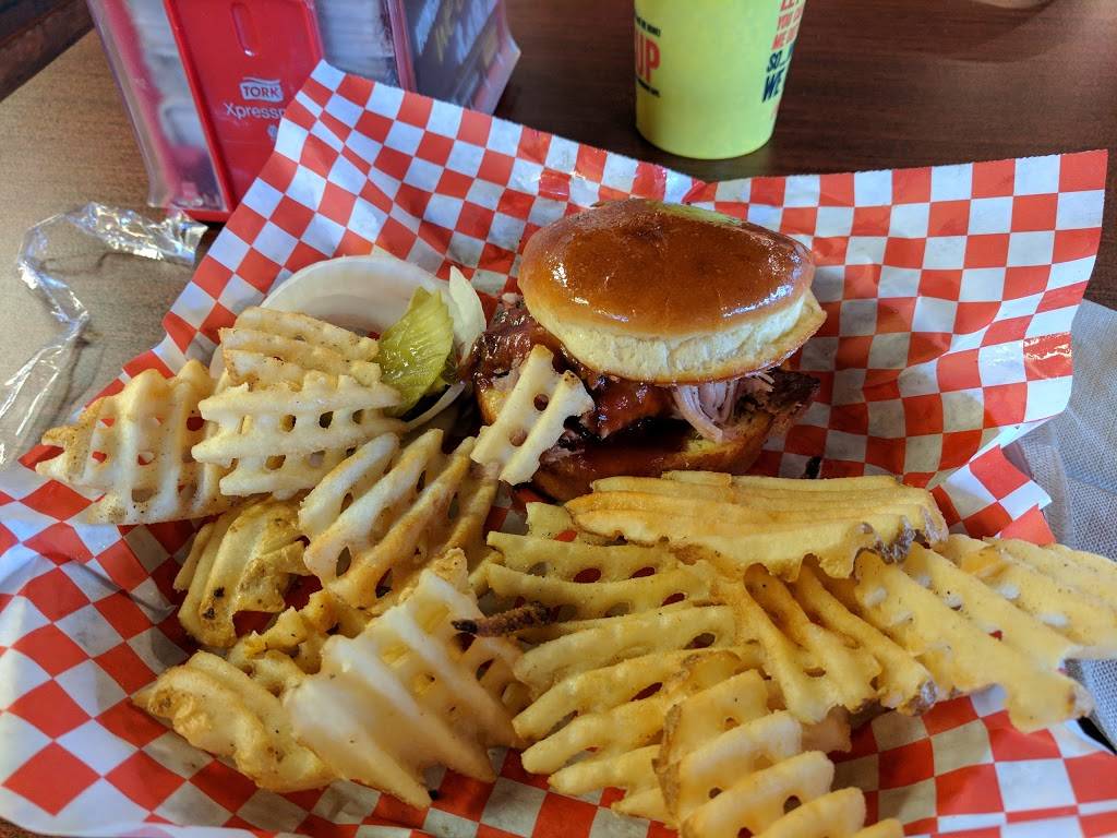 Dickeys Barbecue Pit | restaurant | 8715 Sheridan Boulevard, Westminster, CO 80003, USA | 3038470860 OR +1 303-847-0860