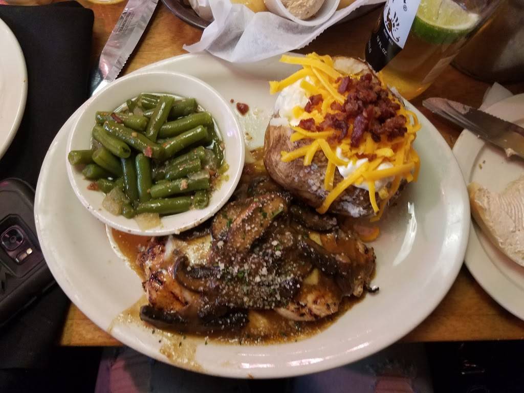 Texas Roadhouse | restaurant | 231 W 104th Ave, Northglenn, CO 80234, USA | 3032553454 OR +1 303-255-3454