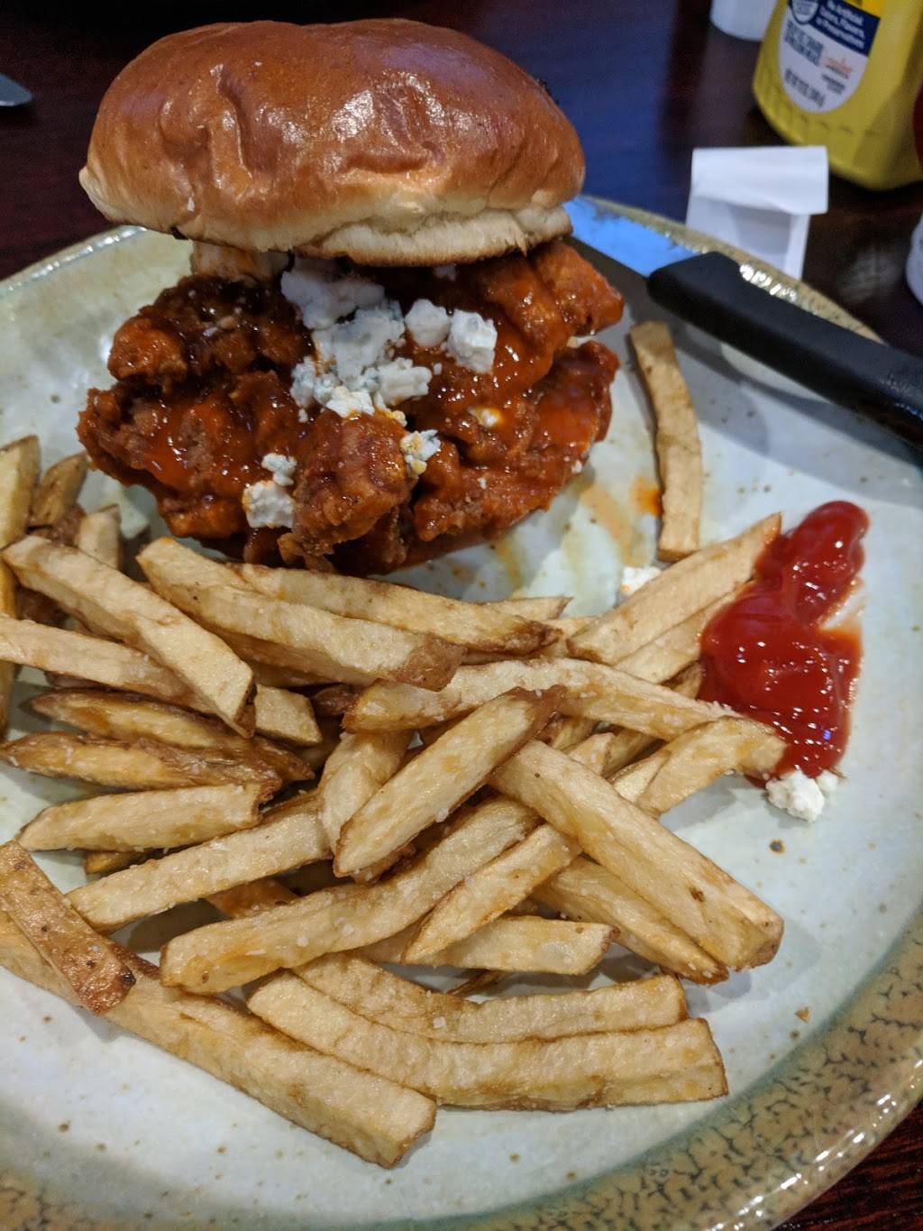 The Vault Fine Food & Drinks | restaurant | 121 East Ave, Ogden, IL 61859, USA | 2175824000 OR +1 217-582-4000