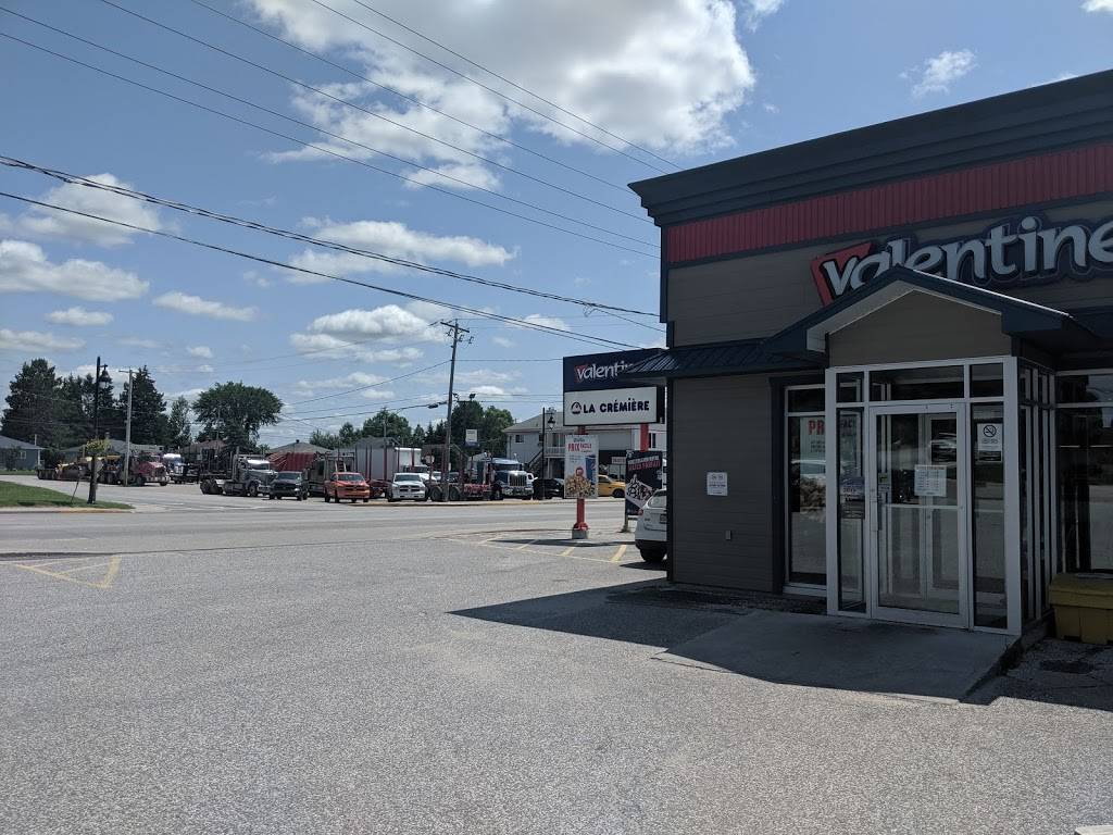 Valentine | restaurant | 288 Boulevard Desjardins, Maniwaki, QC J9E 2E5, Canada | 8198920802 OR +1 819-892-0802