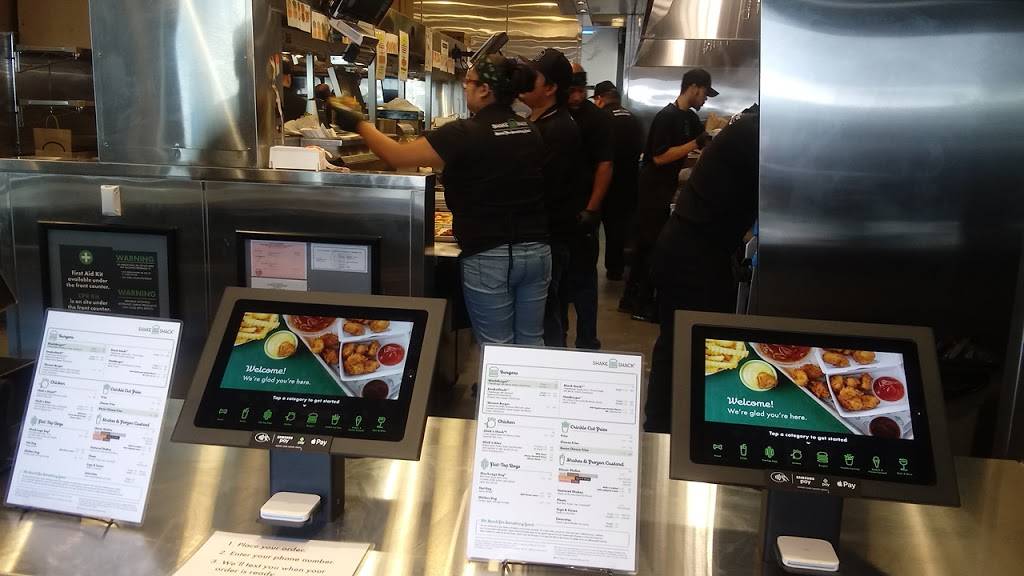 Shake Shack | restaurant | 3705 Paseo Place Suite 1140, San Diego, CA 92130, USA | 6193633604 OR +1 619-363-3604