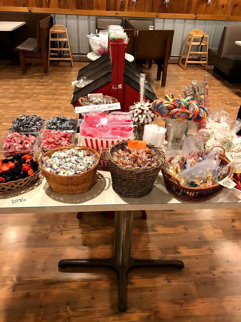 Sweet Treats & More, LLC & Rachel’s Soft Pretzels | restaurant | 72 N Market St, Elizabethville, PA 17023, USA | 7178822152 OR +1 717-882-2152