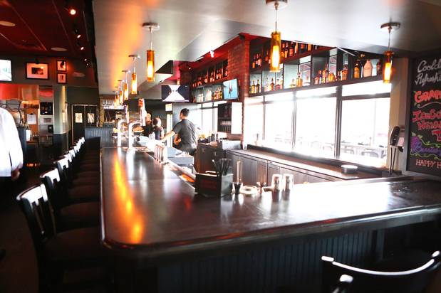 Marlows Tavern | restaurant | J1, 547 N Alafaya Trail, Orlando, FL 32828, USA | 4077570606 OR +1 407-757-0606