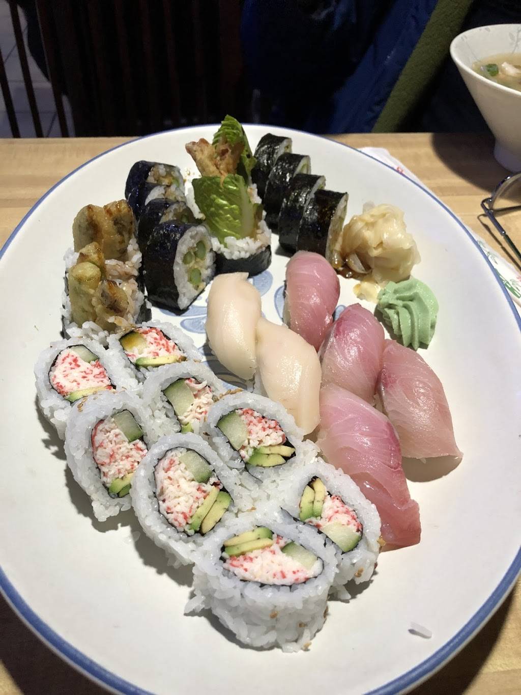 Tokayo Sushi & Ramen | restaurant | 3712 S Broadway, Englewood, CO 80113, USA | 3037812637 OR +1 303-781-2637