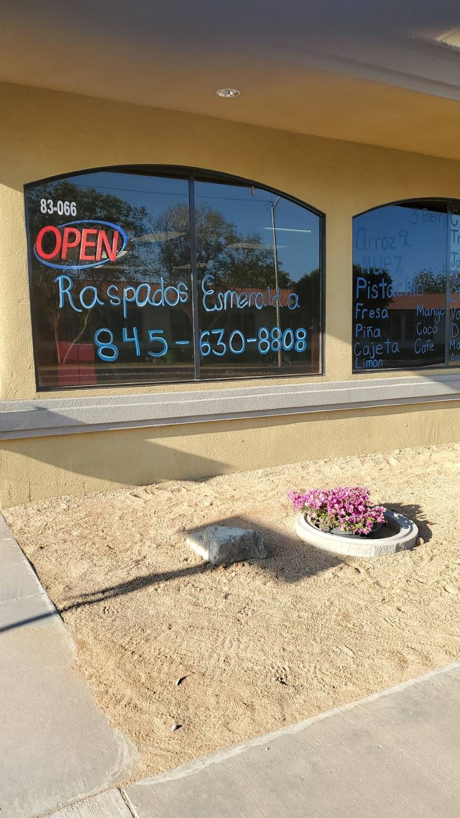 Raspados Esmeralda | restaurant | 83066 CA-111, Indio, CA 92201, USA | 8456308808 OR +1 845-630-8808