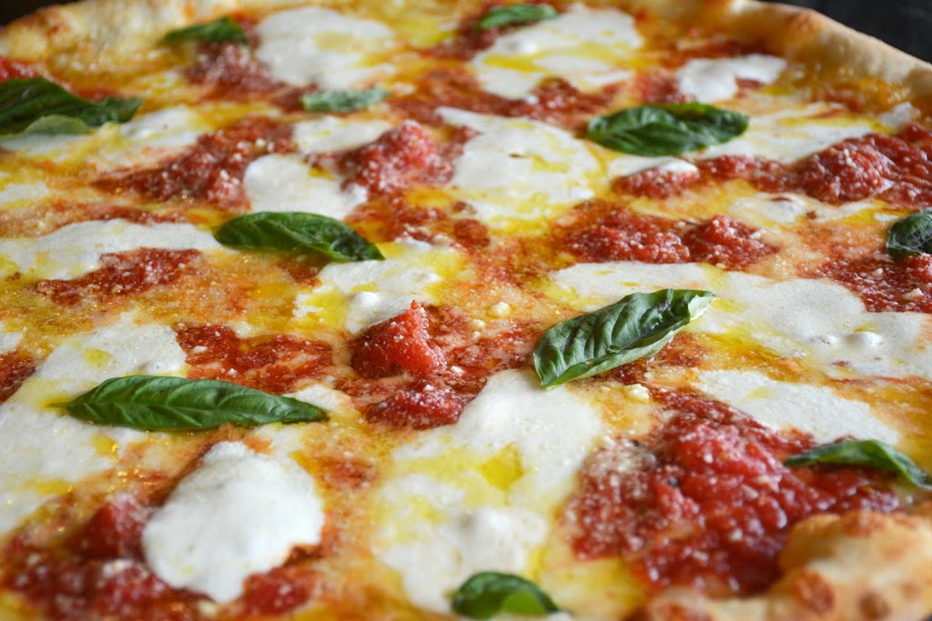 La Vespa | restaurant | 264 Moriches-Middle Island Road, Manorville, NY 11949, USA | 6313991113 OR +1 631-399-1113