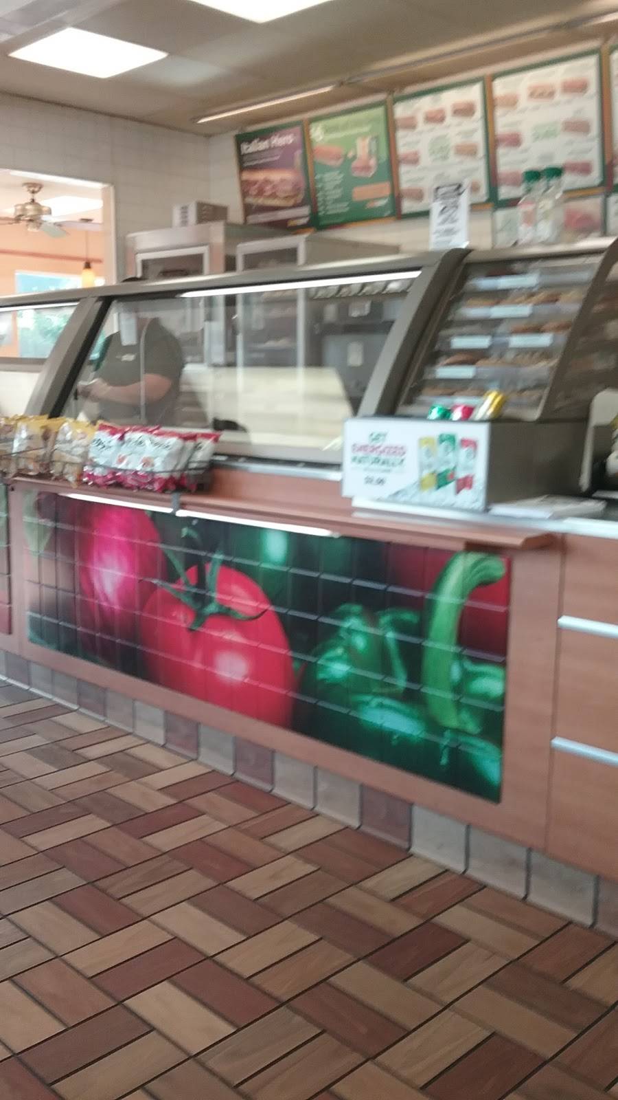 Subway | restaurant | 1777 N Tamiami Trail, Sarasota, FL 34234, USA | 9413160337 OR +1 941-316-0337