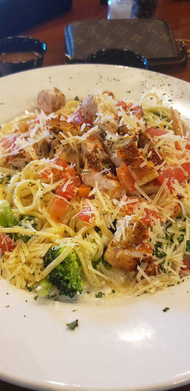 J Peters Grill & Bar - Mauldin | restaurant | 120 Millport Cir, Greenville, SC 29607, USA | 8642037186 OR +1 864-203-7186