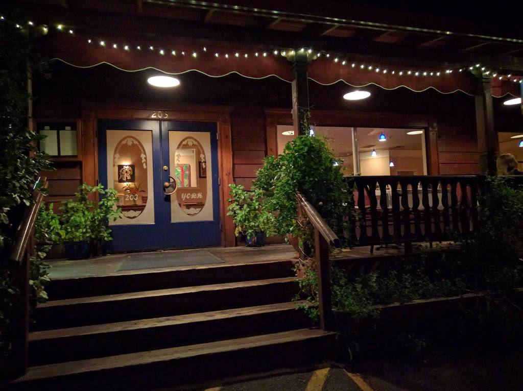 New Moon Café | restaurant | 203 York St, Nevada City, CA 95959, USA | 5302656399 OR +1 530-265-6399