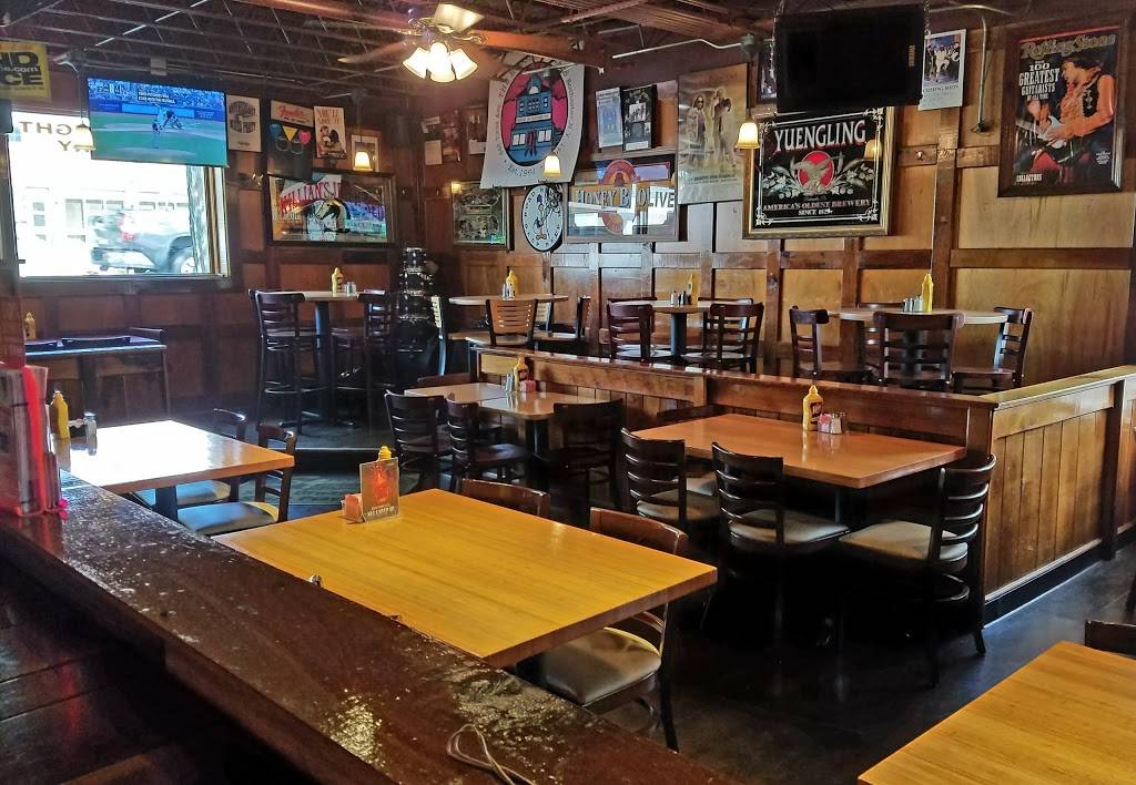 The Landing Bar & Grille | restaurant | 30 Fairport Village Landing, Fairport, NY 14450, USA | 5854257490 OR +1 585-425-7490