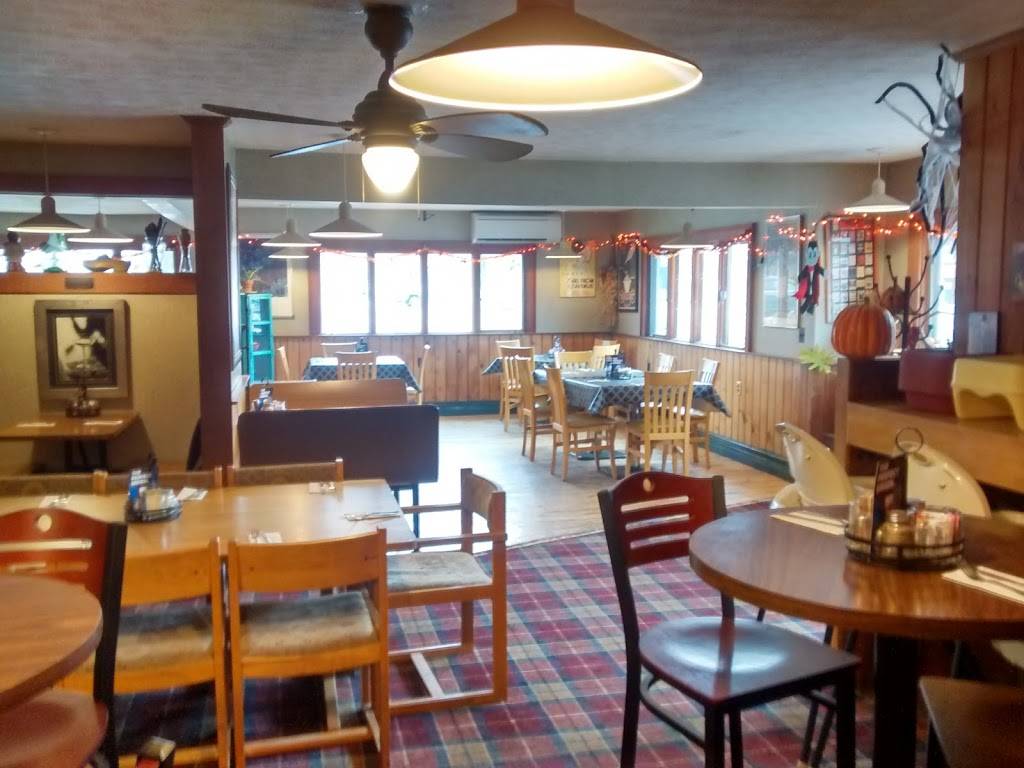 Dutch Treat - Sports Bar - Pizza - Burgers | restaurant | 317 Main St, Franconia, NH 03580, USA | 6038238851 OR +1 603-823-8851