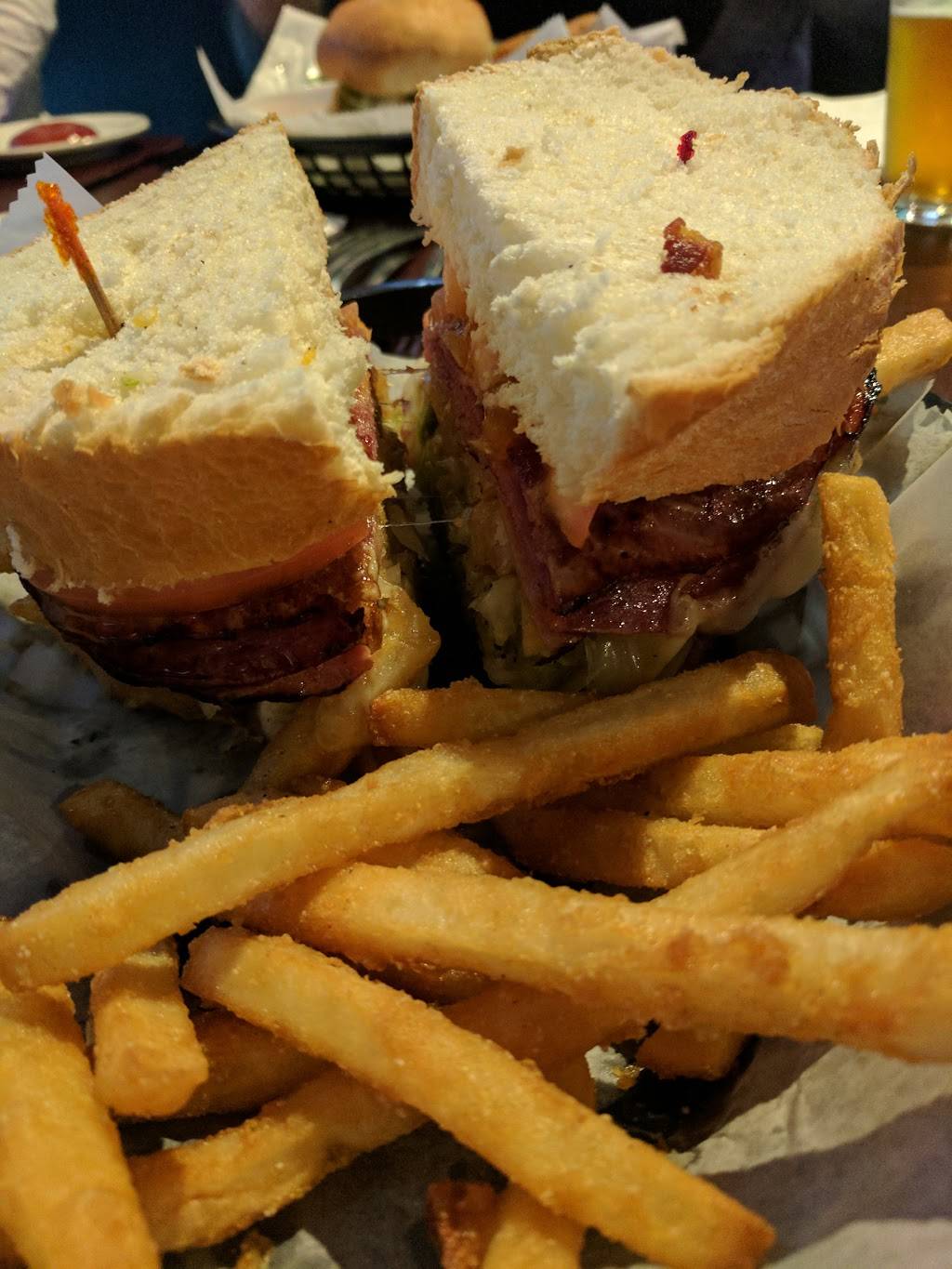 Draft Bar & Grille | restaurant | 7029 Yankee Rd, Liberty Township, OH 45044, USA | 5137551868 OR +1 513-755-1868