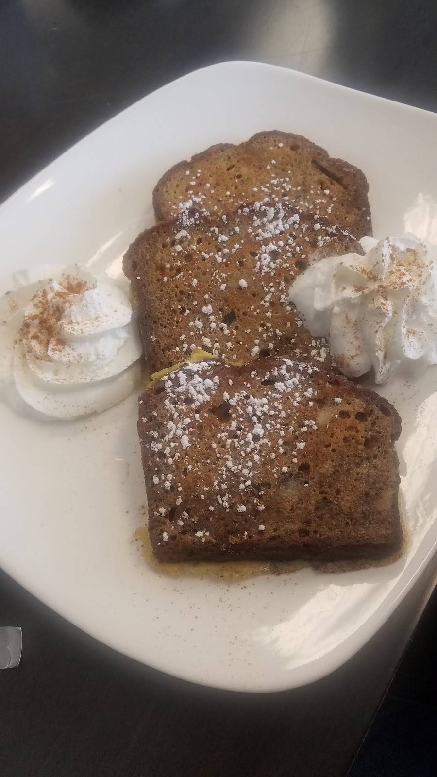 Triple Berry Café | restaurant | 435 Angela Ln, Crystal Lake, IL 60014, USA | 8158934343 OR +1 815-893-4343