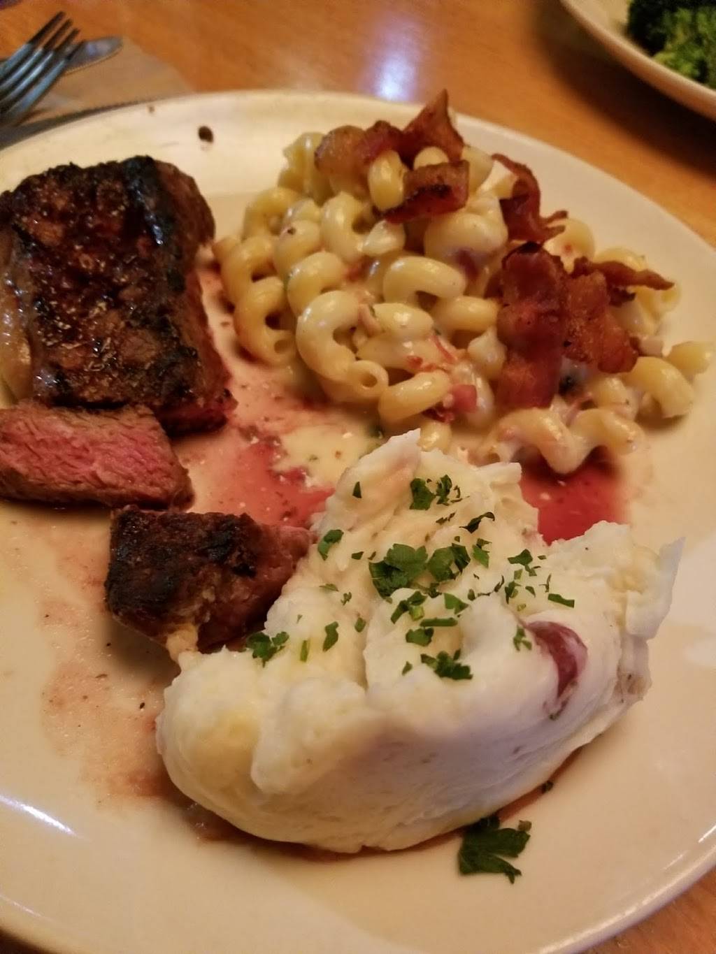 Applebees Grill + Bar | restaurant | 412 N Old Wilderness Rd, Nixa, MO 65714, USA | 4177242100 OR +1 417-724-2100