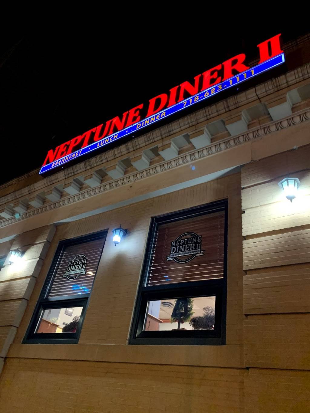 Neptune Diner II | restaurant | 699 Classon Ave, Brooklyn, NY 11238, USA | 7186231111 OR +1 718-623-1111