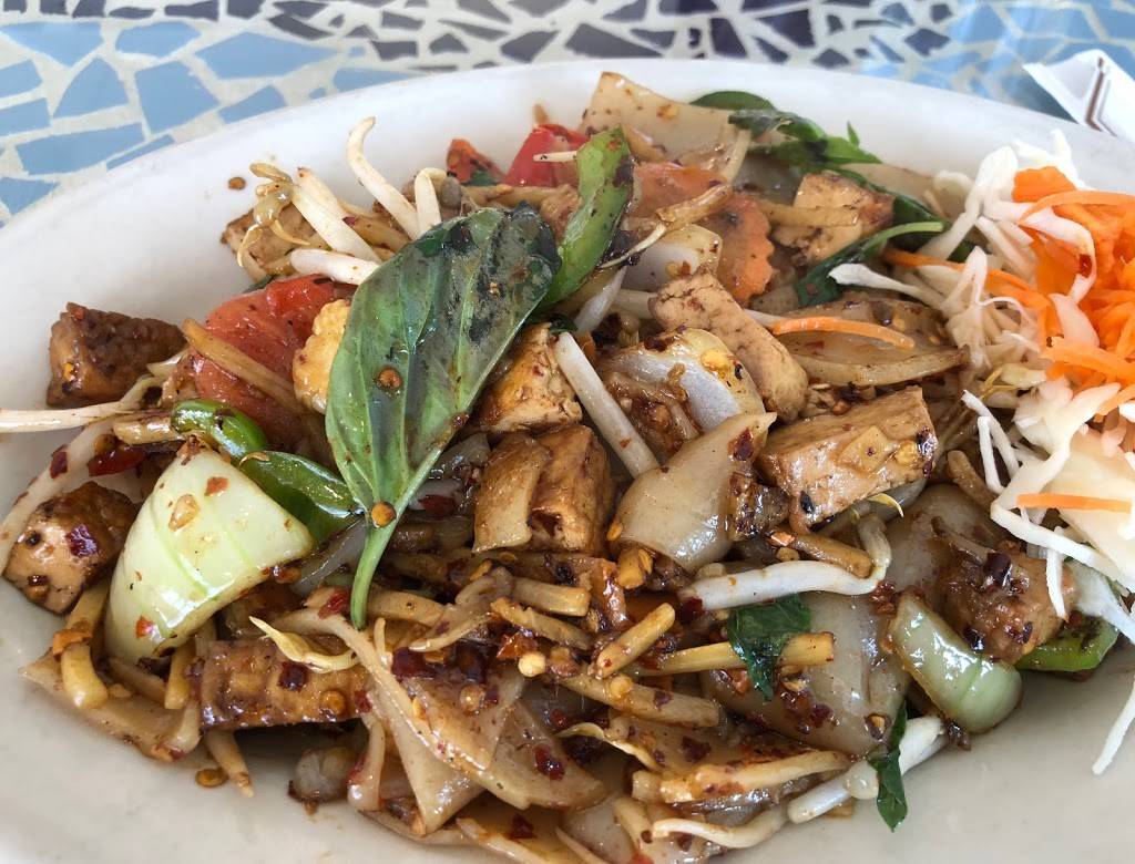 Happy Elephant | restaurant | 1047 Rohlwing Rd, Elk Grove Village, IL 60007, USA | 8479239200 OR +1 847-923-9200