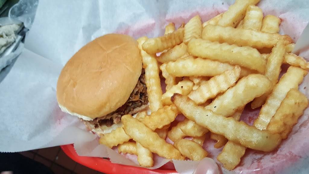 Henrys Restaurant | restaurant | 10757 Commerce St, Summerville, GA 30747, USA | 7068575210 OR +1 706-857-5210