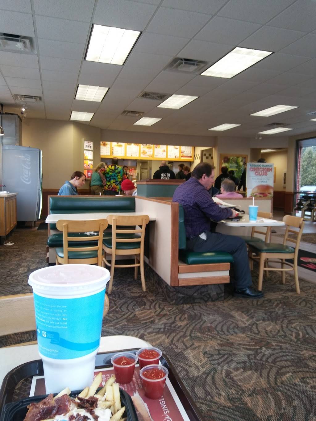 Wendys | restaurant | 110 Pearl St, Essex Junction, VT 05452, USA | 8028729099 OR +1 802-872-9099