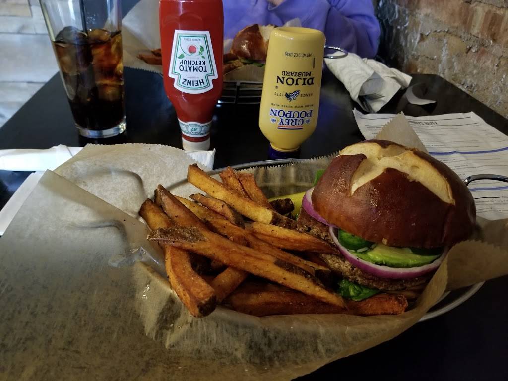 Johnnys Blitz | restaurant | 20 N Cass Ave, Westmont, IL 60559, USA | 6305419015 OR +1 630-541-9015