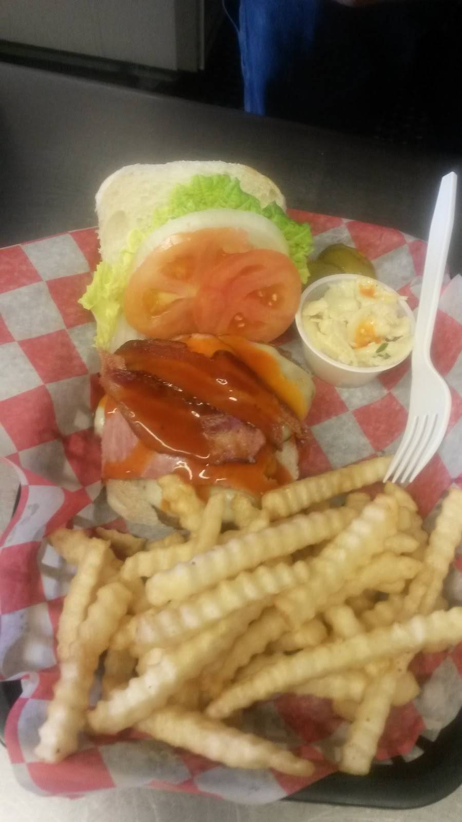 Moonlight Landing Bar & Grill | restaurant | 1162 Half Moon Lake Dr, Mosinee, WI 54455, USA | 7156931900 OR +1 715-693-1900