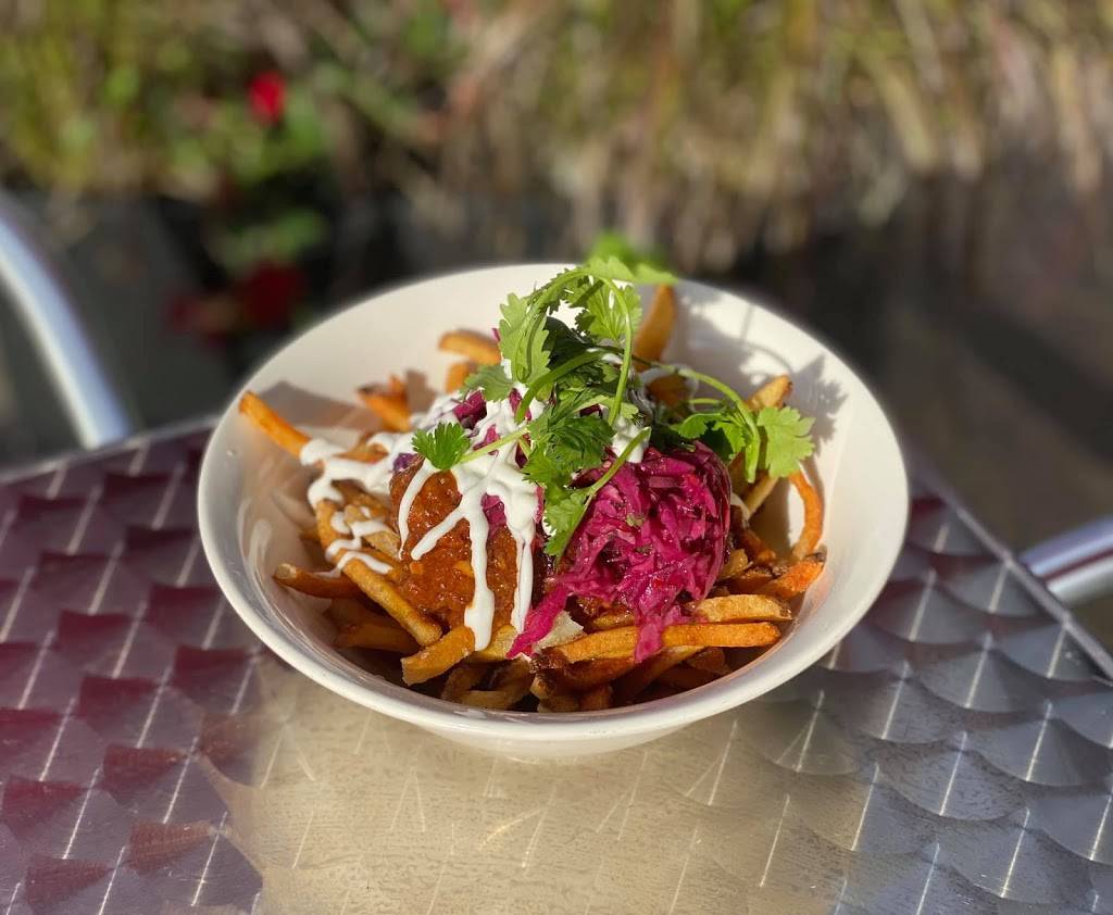 J&J Public House | restaurant | 2808 Alki Ave SW, Seattle, WA 98116, USA | 2068299695 OR +1 206-829-9695