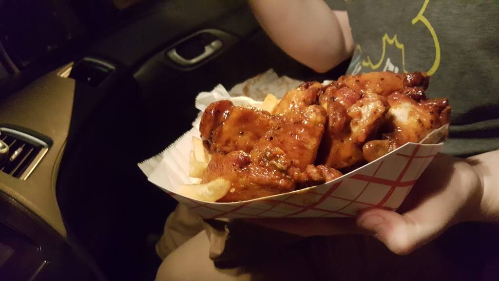 Papa Bears Chicken | restaurant | 1938 E 46th St, Indianapolis, IN 46205, USA | 3172532697 OR +1 317-253-2697