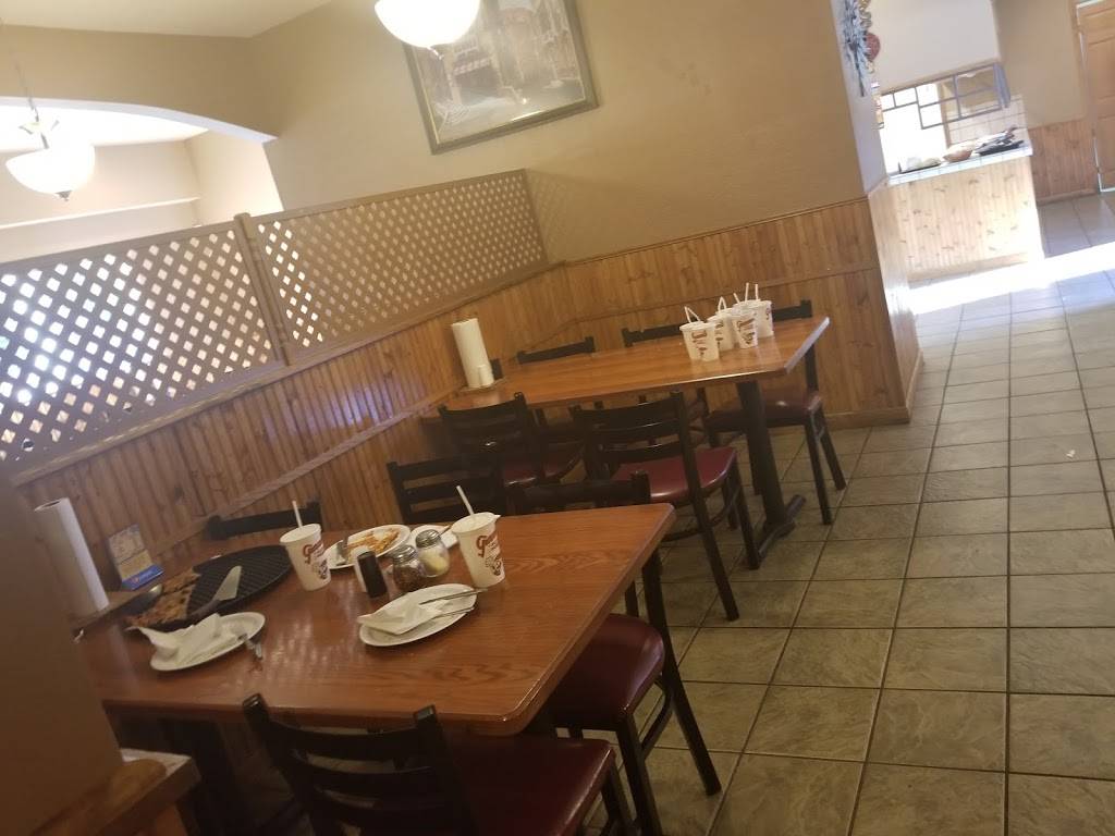 Giovannis Pizza | restaurant | 110 Bridge St, Jackson, OH 45640, USA | 7402864126 OR +1 740-286-4126