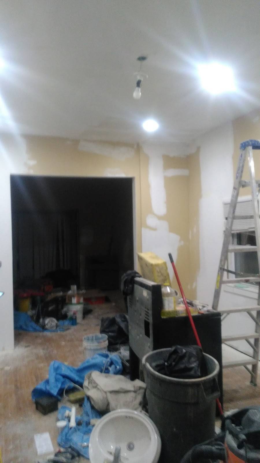 J & J Fish & Chicken | restaurant | 5500 W Chicago Ave, Chicago, IL 60651, USA | 7736269805 OR +1 773-626-9805