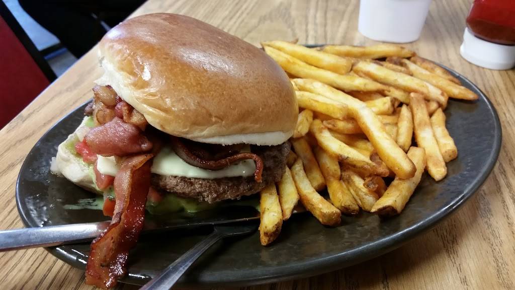 American Burger Center | restaurant | 755 AR-69 BUS, Melbourne, AR 72556, USA | 8703684338 OR +1 870-368-4338