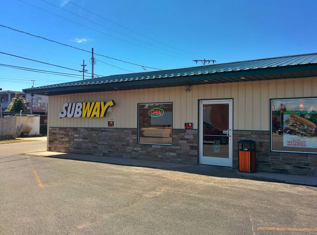 Subway | restaurant | 111 10th St, Frankfort, MI 49635, USA | 2313990208 OR +1 231-399-0208
