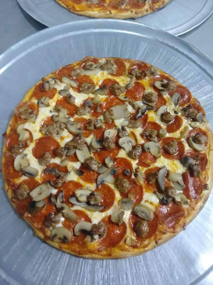 Mom and Pops Pizza | restaurant | 1755 Palm Harbor Pkwy, Palm Coast, FL 32137, USA | 3866278120 OR +1 386-627-8120