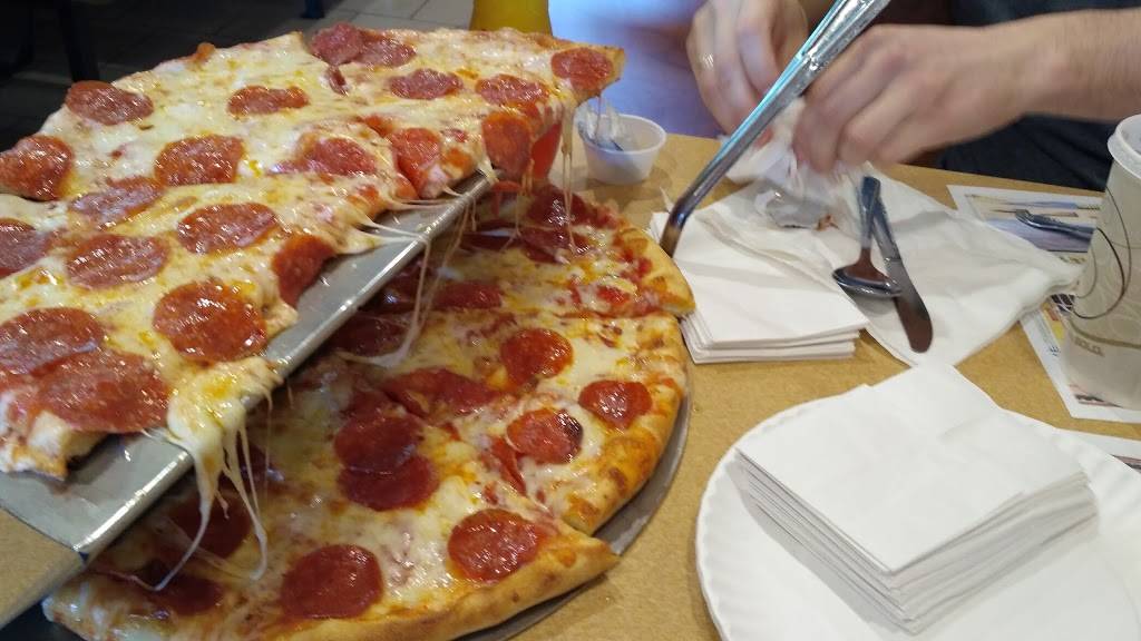 Gabys Pizza | restaurant | 204-23 Hillside Avenue, Hollis, NY 11423, USA | 7187409716 OR +1 718-740-9716