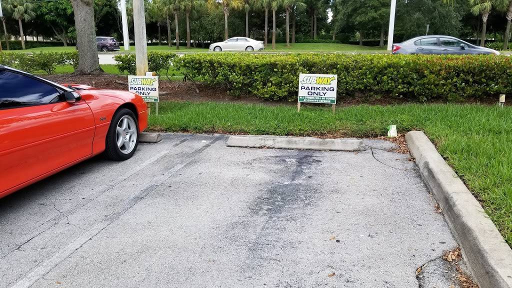 Subway Restaurants | restaurant | Hagens Ranch Plaza, 7460 W Boynton Beach Blvd STE 101, Boynton Beach, FL 33437, USA | 5613695612 OR +1 561-369-5612