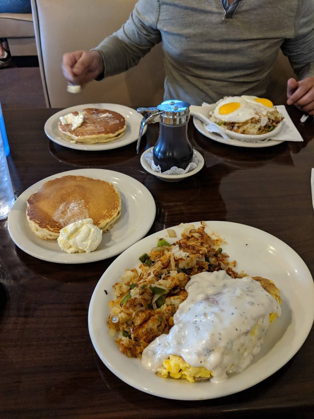 Mr. Waffles Family Restaurant | restaurant | 1602 N Prairie Ave, Crest Hill, IL 60435, USA | 8156302013 OR +1 815-630-2013