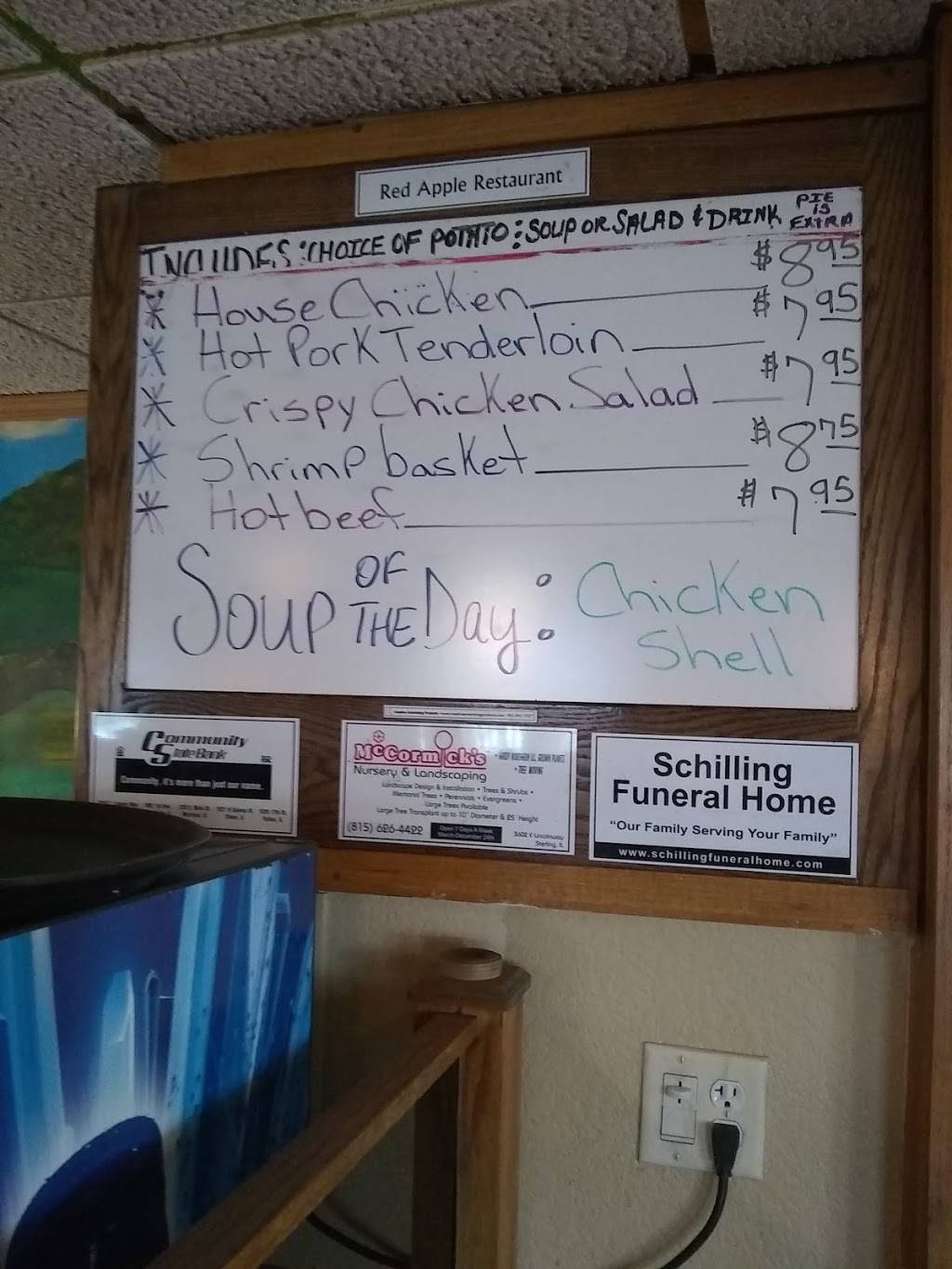 Red Apple Family Restaurant | restaurant | 2511 Locust St, Sterling, IL 61081, USA | 8156255160 OR +1 815-625-5160