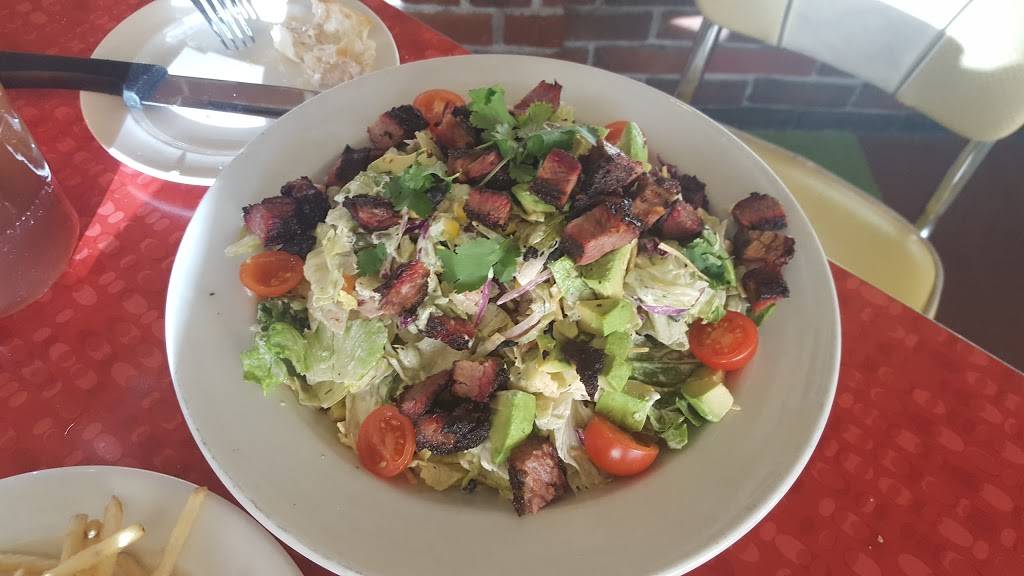 Lucilles Smokehouse Bar-B-Que | restaurant | The District at, 2245 Village Walk Dr, Henderson, NV 89052, USA | 7022577427 OR +1 702-257-7427