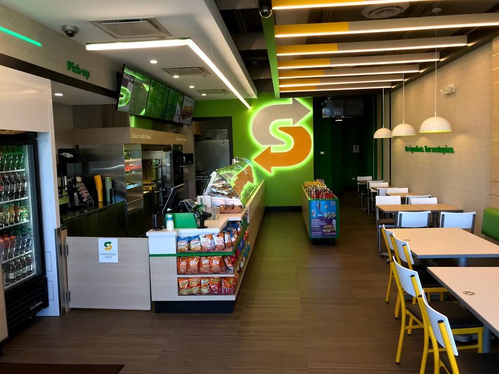 Subway Restaurants | restaurant | 1968 2nd St, Highland Park, IL 60035, USA | 8474333782 OR +1 847-433-3782