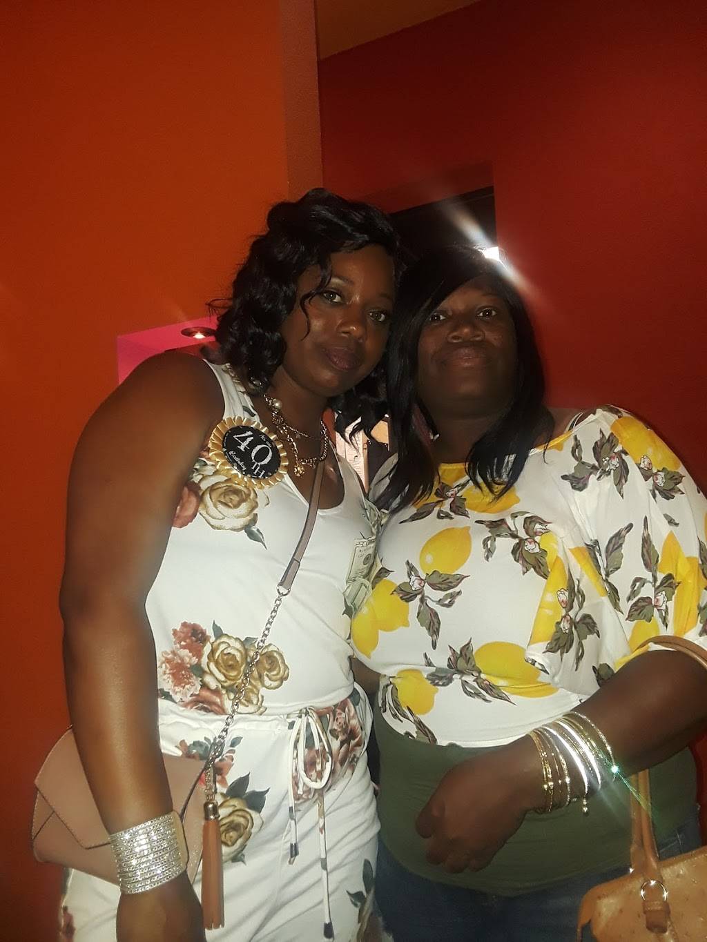 C & J Karaoke Bar | restaurant | 15090 Fort Campbell Blvd, Oak Grove, KY 42262, USA | 2706975300 OR +1 270-697-5300