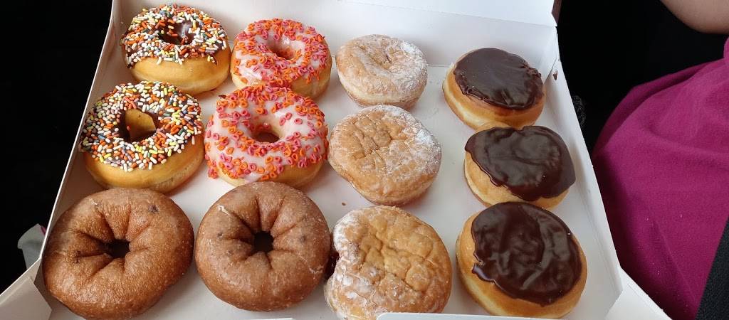 Dunkin | bakery | 610 N Orange Ave, Green Cove Springs, FL 32043, USA | 9048633915 OR +1 904-863-3915