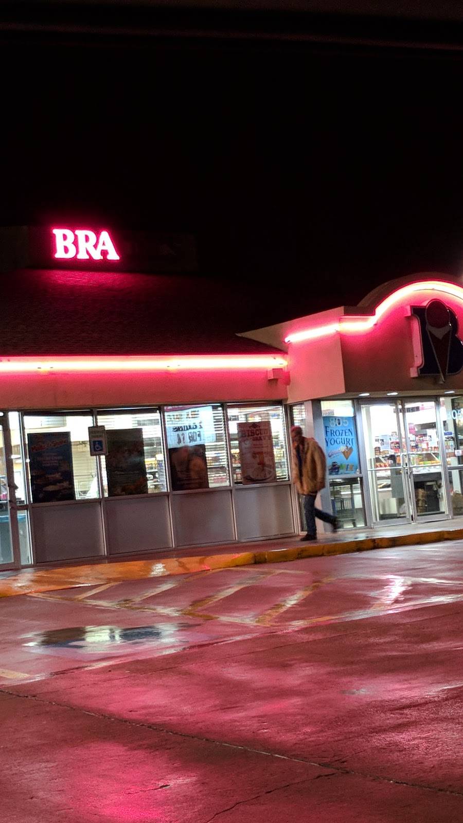 Braums Ice Cream & Burger Restaurant | restaurant | 805 East W Main St, Allen, TX 75002, USA | 9727271739 OR +1 972-727-1739