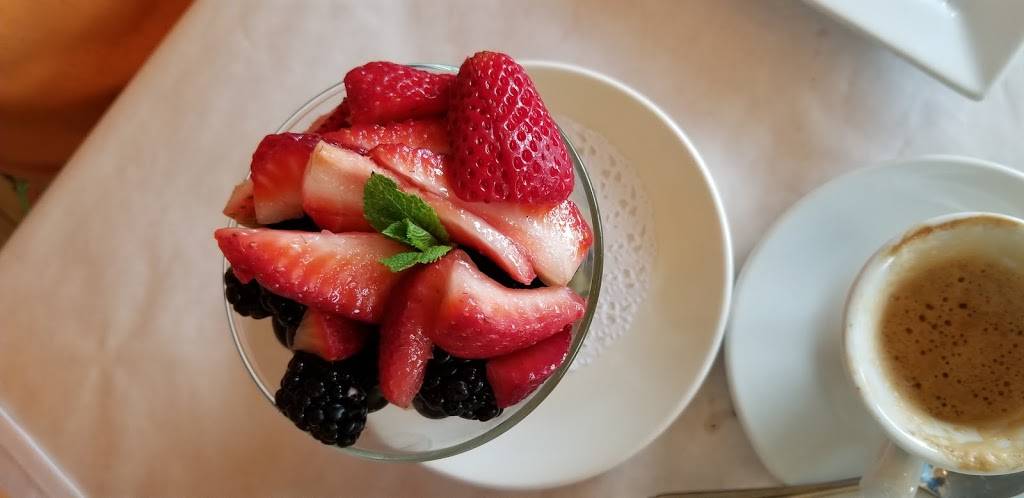 Half Moon | restaurant | 1 High St, Dobbs Ferry, NY 10522, USA | 9146934130 OR +1 914-693-4130