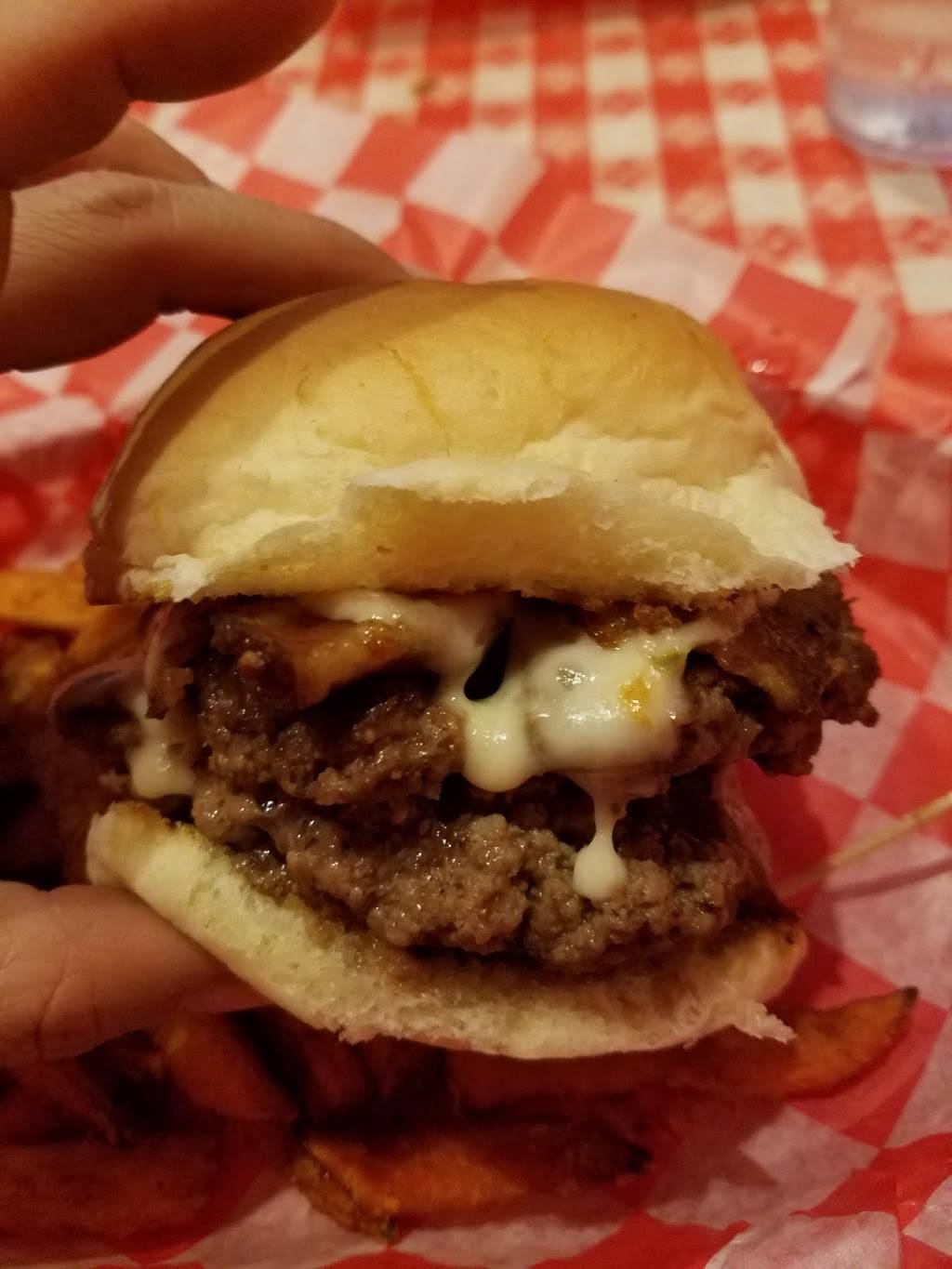 Studio Grill | restaurant | 312 W Michigan Ave, Kalamazoo, MI 49007, USA | 2693414100 OR +1 269-341-4100