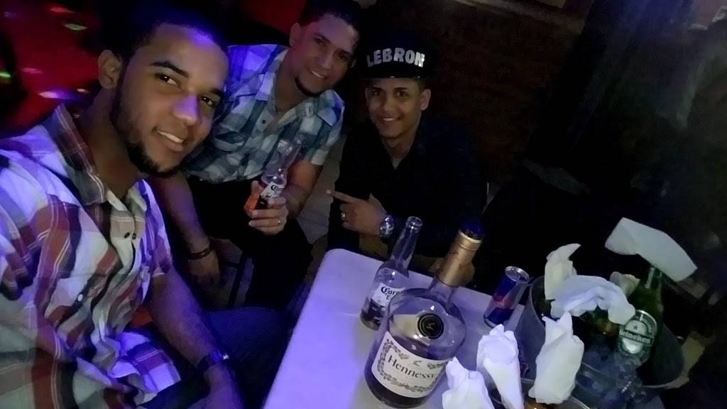 Casanova Lounge Inc | restaurant | 983 State St, Perth Amboy, NJ 08861, USA | 7324429494 OR +1 732-442-9494