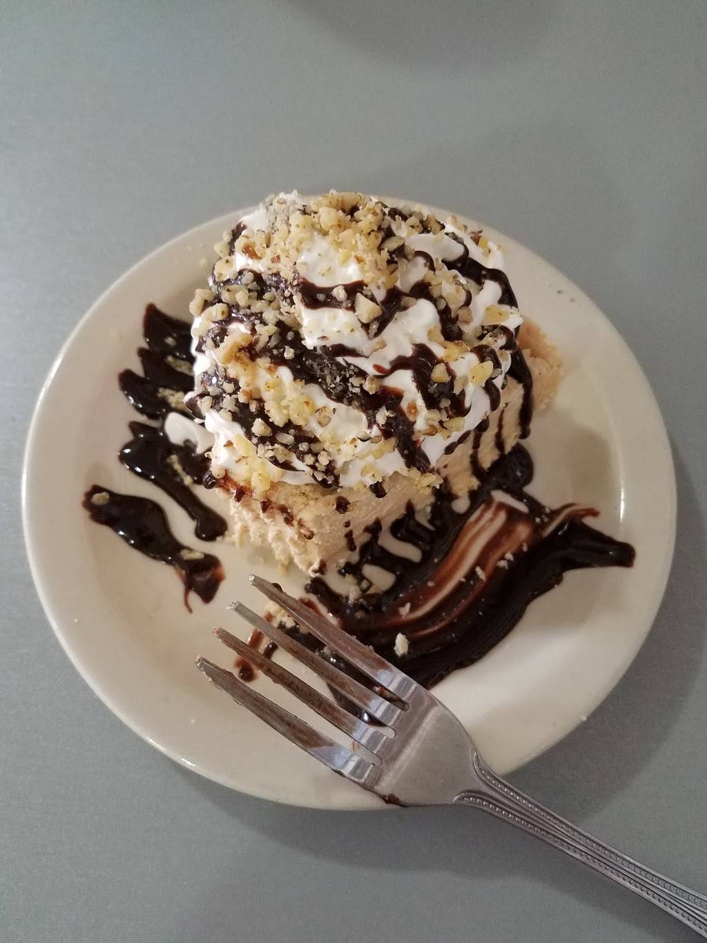 Blackberry Corner Tavern | bakery | 5975 N Elliston-Trowbridge Rd, Martin, OH 43445, USA | 4198368377 OR +1 419-836-8377